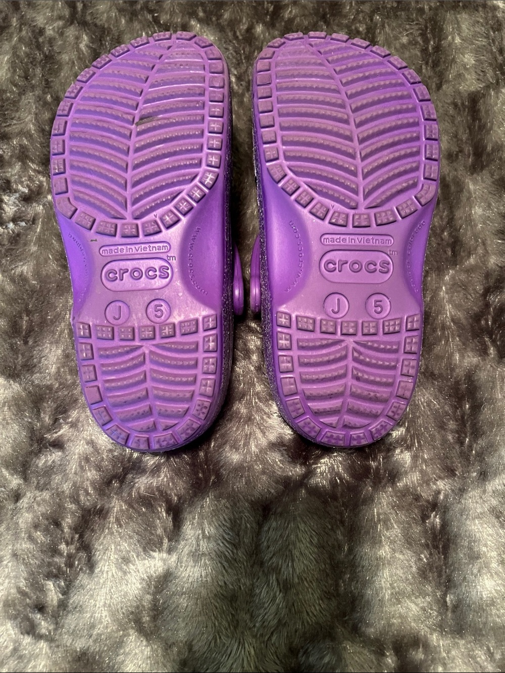 CROCS Kids' Sparkle Clog in Purple Glitter, size 5 - Picture 3 of 3